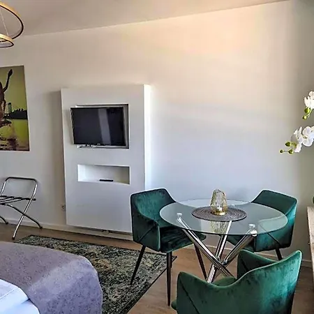 Apart-hotel Rheinblick 4*