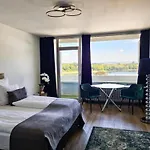 Rheinblick 아파트호텔 4*