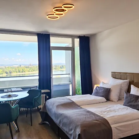 Apartahotel Rheinblick 3*